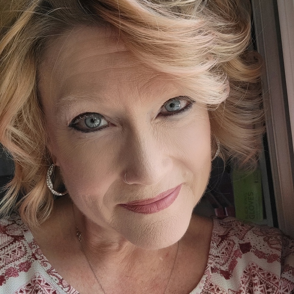 Meet your Posher, Lori